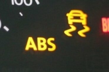 Is It Safe to Drive a Truck With the Abs Light on  
